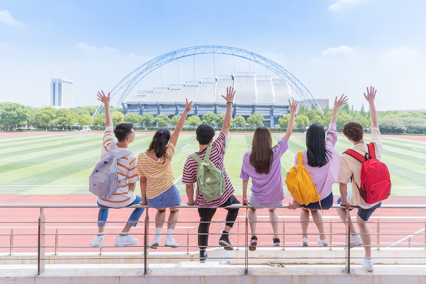 摄图网_501010724_青春大学生（非企业商用）.jpg